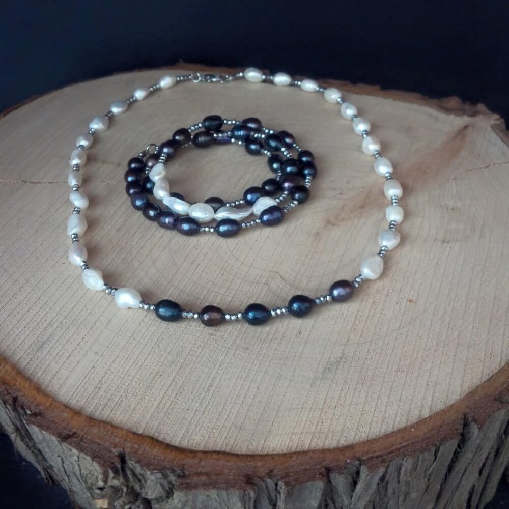 ✨ Mama Helen’s Handmade Freshwater Pearl Set – Dark Blue Necklace & Bracelet ✨